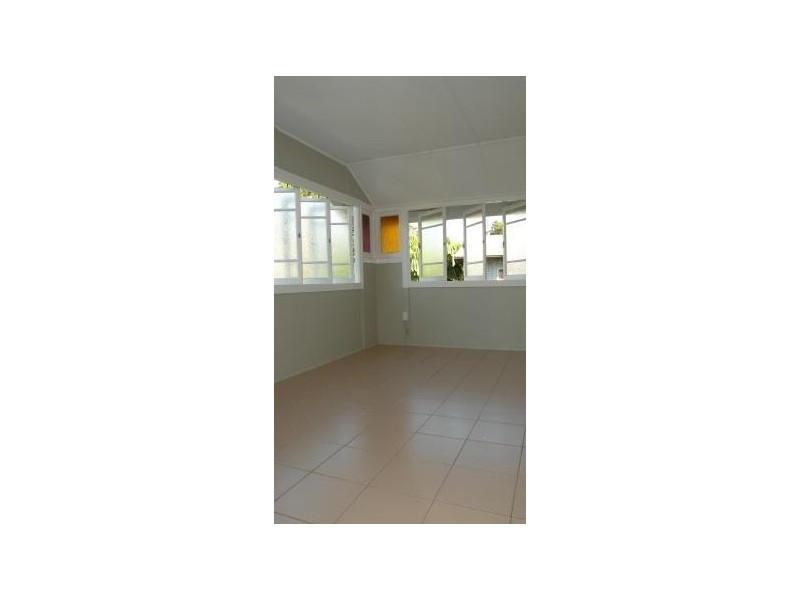 52 Bauer Street, Southport QLD 4215