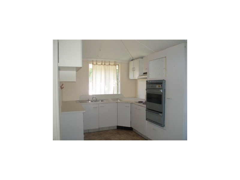 1/80 Eugaree Street, Southport QLD 4215