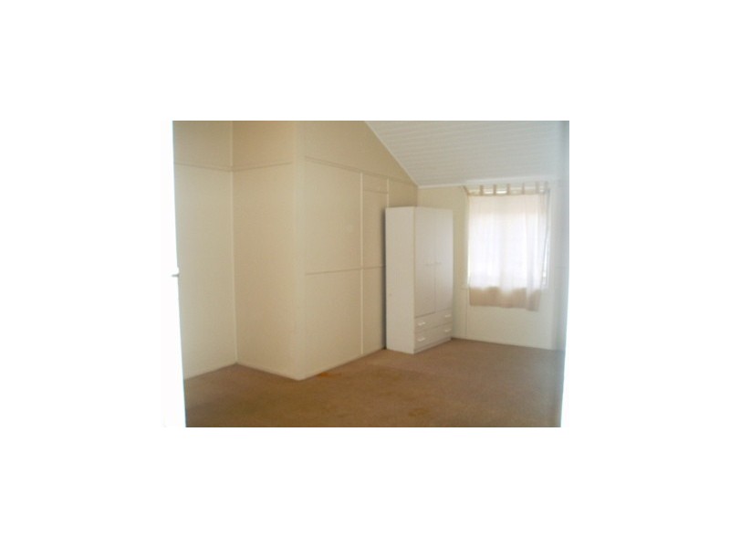 1/80 Eugaree Street, Southport QLD 4215