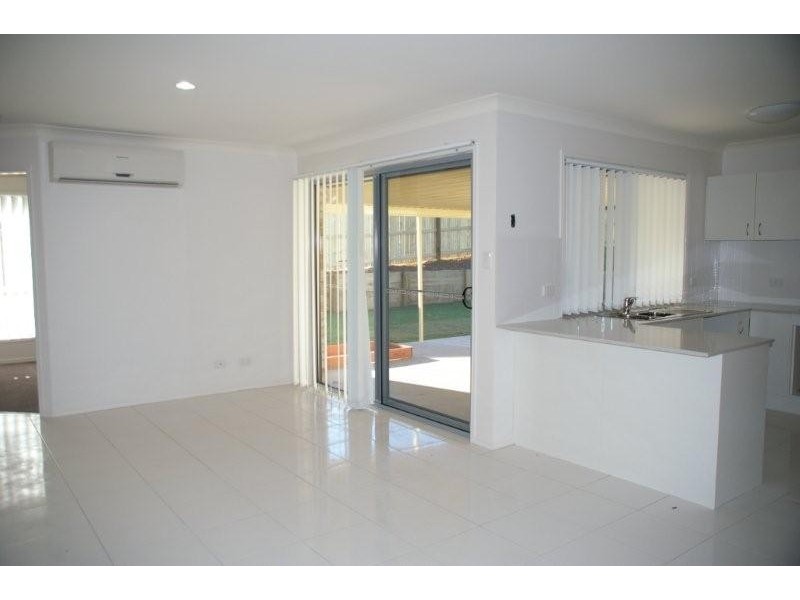 6 Aramac Street, Brassall QLD 4305