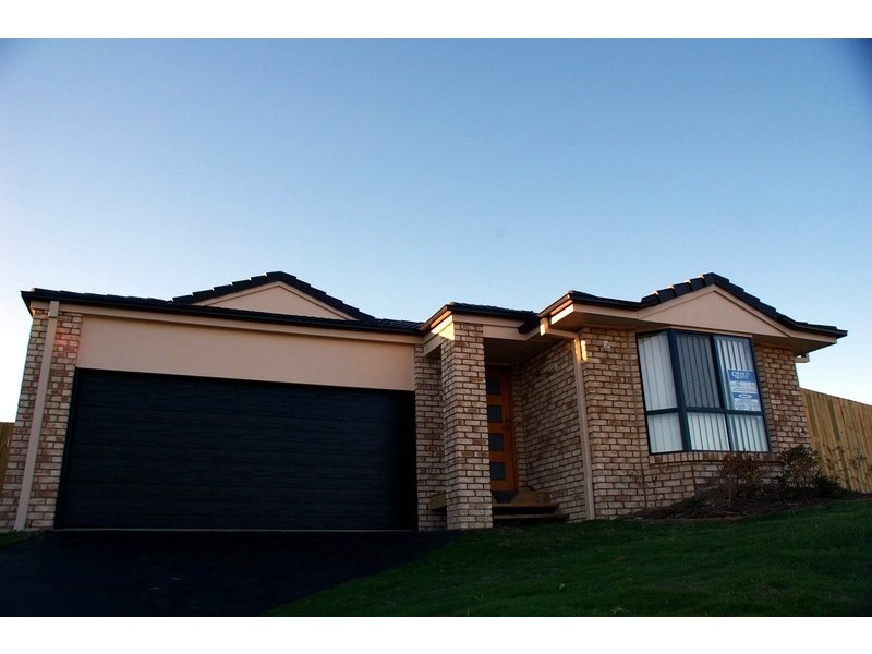 1 Josh Court, Flinders View QLD 4305