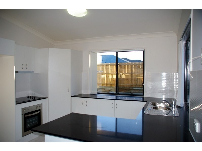 1 Josh Court, Flinders View QLD 4305