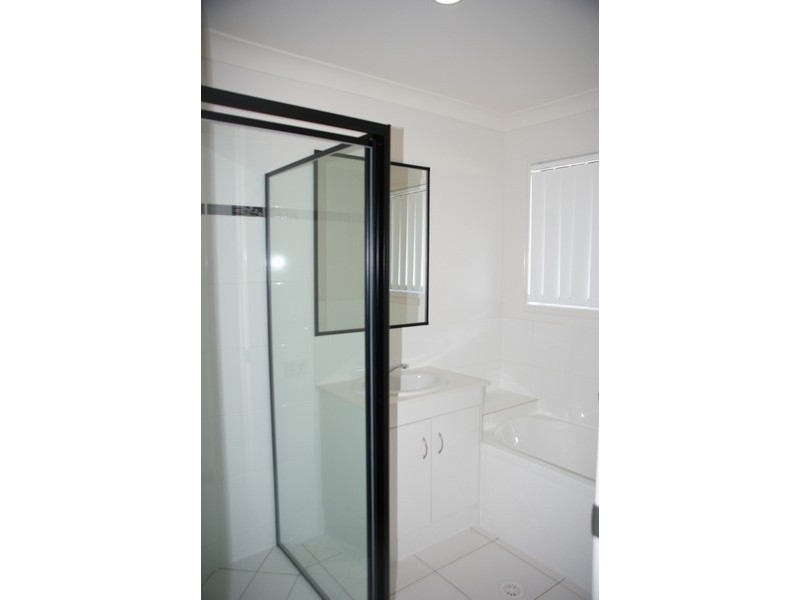 1 Josh Court, Flinders View QLD 4305