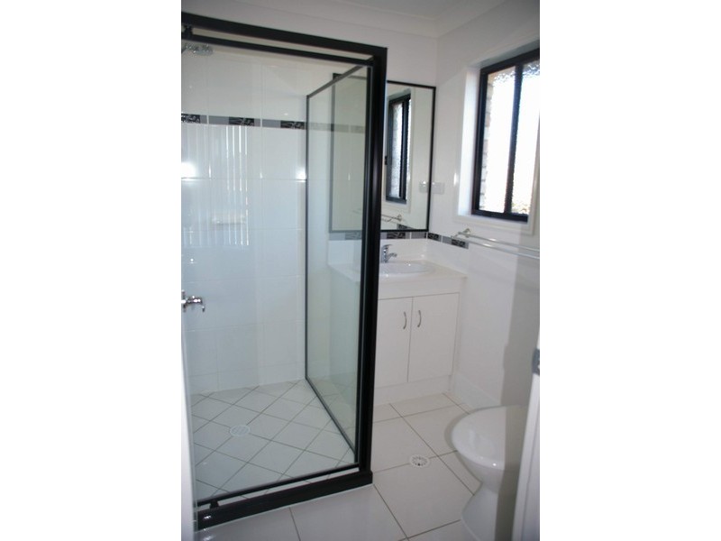 1 Josh Court, Flinders View QLD 4305