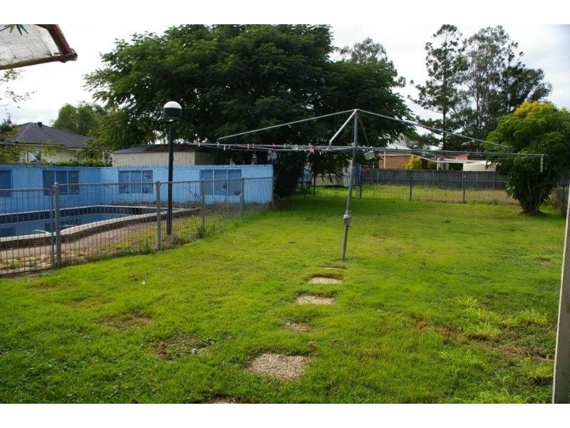 One Mile QLD 4305