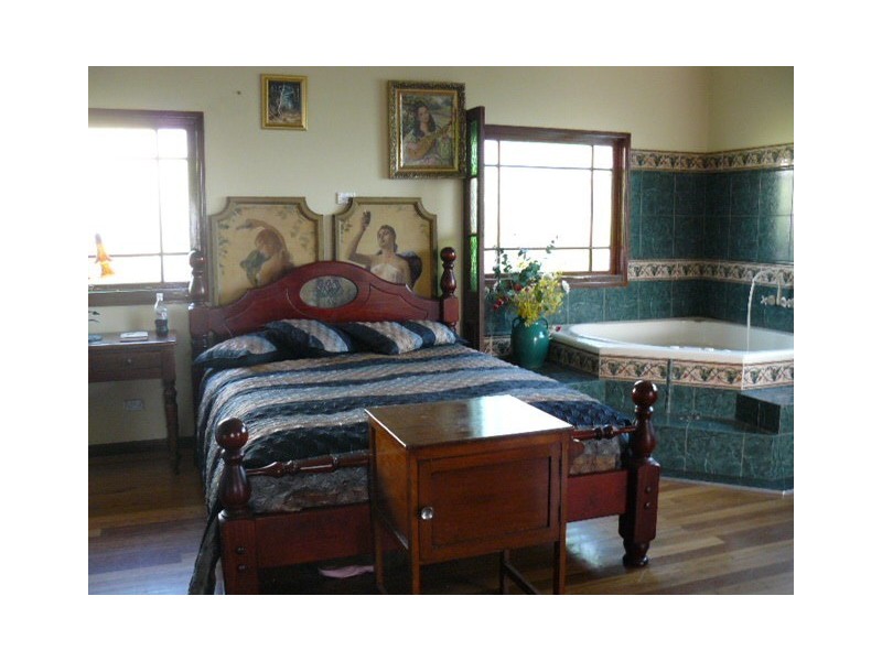 West Ipswich QLD 4305