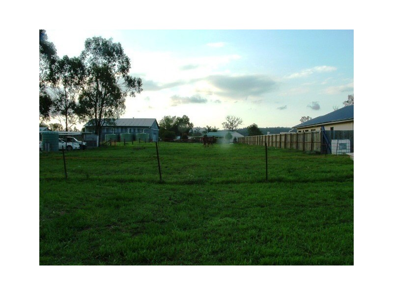 26 Newcastle Street, Calvert QLD 4340