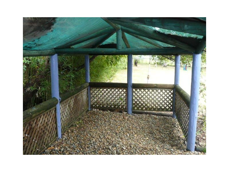 17 Thomas Street, Blackstone QLD 4304