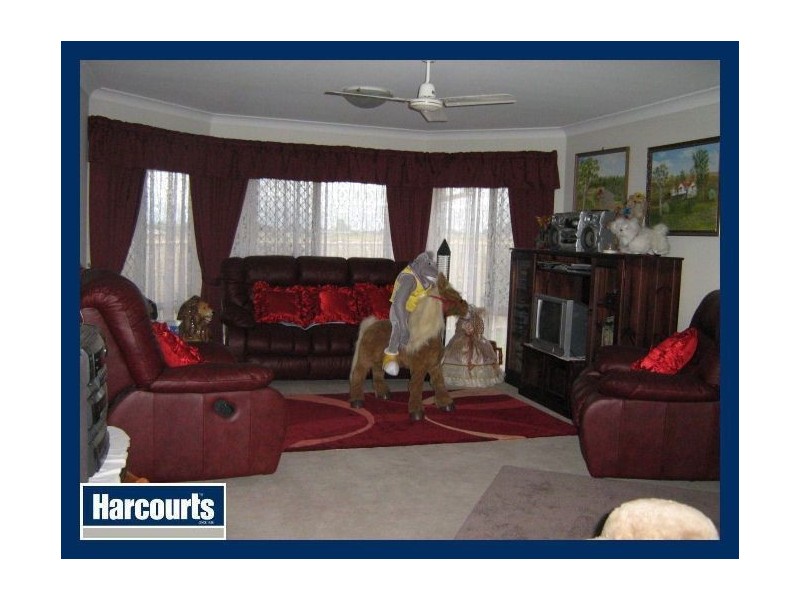 4 Hilldean Drive, Raceview QLD 4305