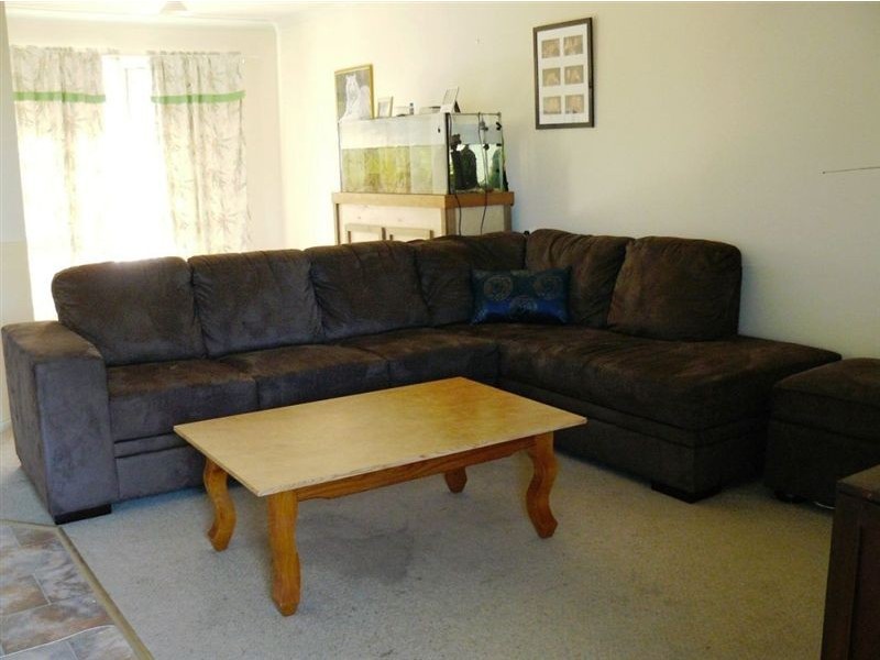 4 Hillcrest Place, Flinders View QLD 4305