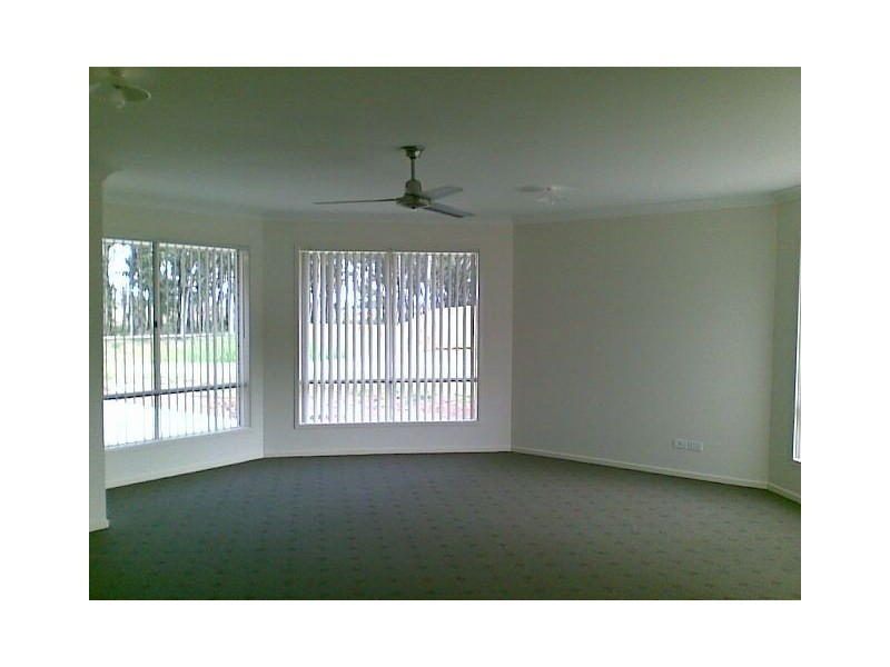 33 Titmarsh Cct, Fernvale QLD 4306