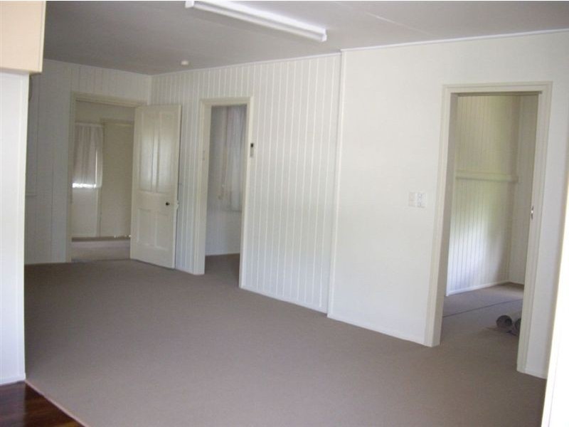 17 Barbour Street, Esk, Esk QLD 4312