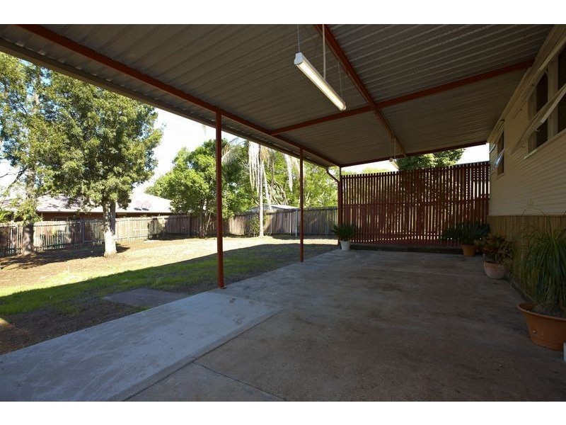 11 Trumpy Street, Silkstone QLD 4304