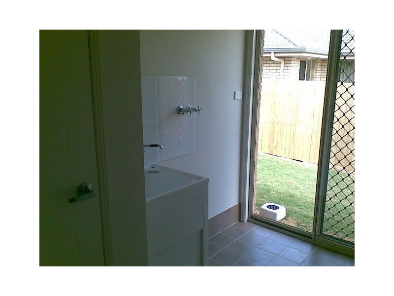 16 Bray St, Lowood QLD 4311