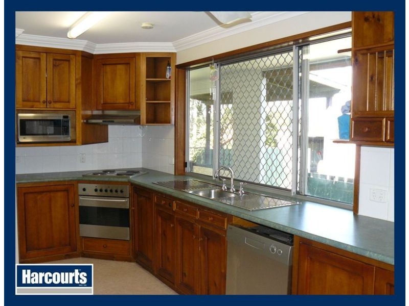 28 Hall Street, Yamanto QLD 4305