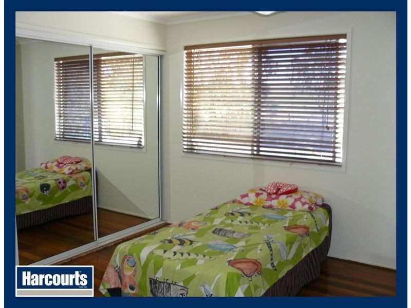 28 Hall Street, Yamanto QLD 4305