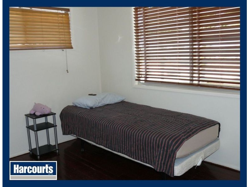 28 Hall Street, Yamanto QLD 4305