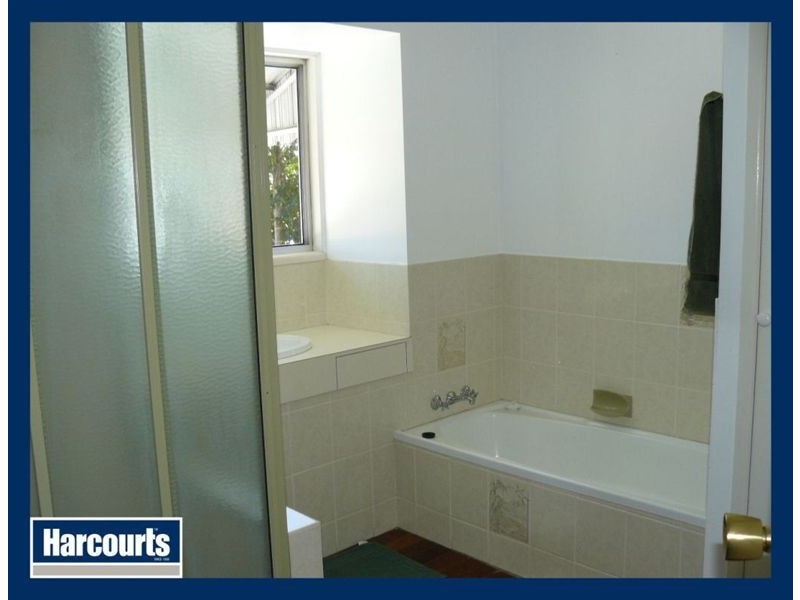 28 Hall Street, Yamanto QLD 4305