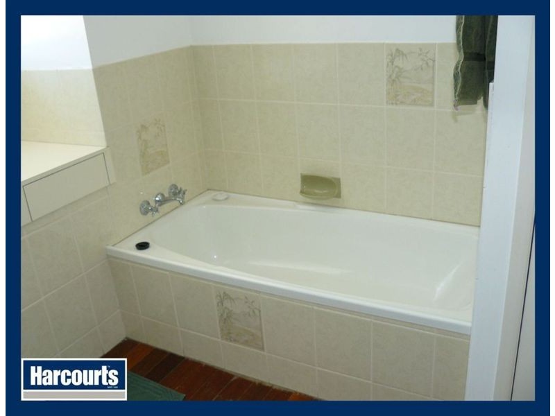 28 Hall Street, Yamanto QLD 4305