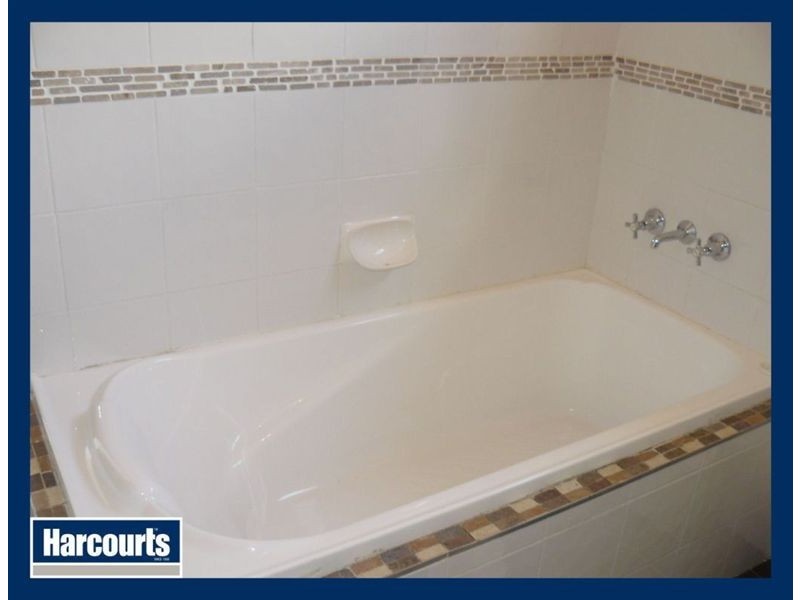 25 Lauriston Street, Eastern Heights QLD 4305