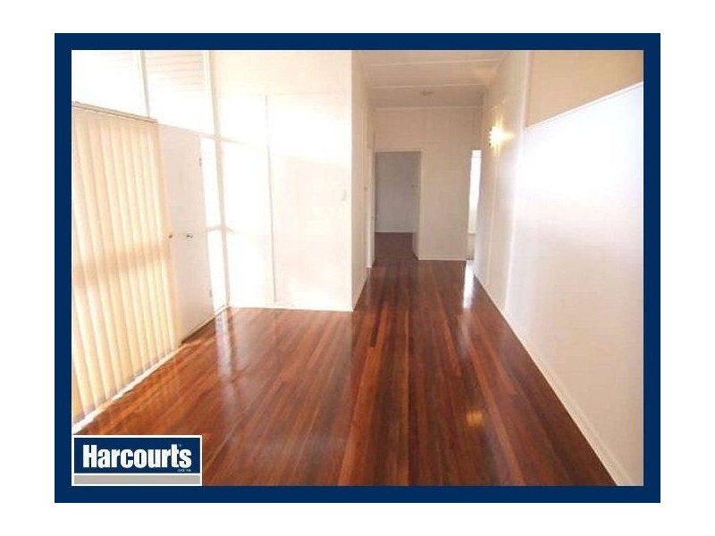 25 Lauriston Street, Eastern Heights QLD 4305