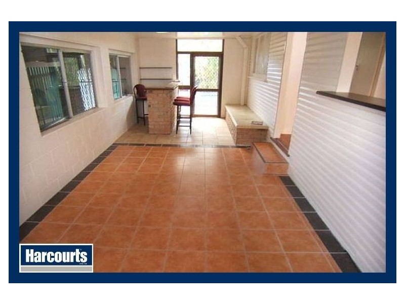 25 Lauriston Street, Eastern Heights QLD 4305