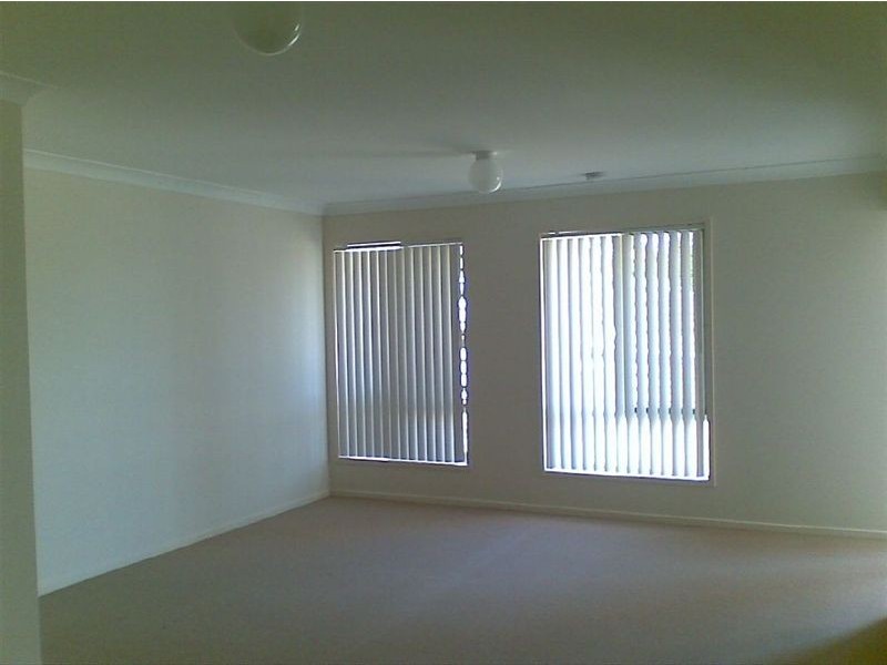 3 Lyndale Place, Fernvale QLD 4306
