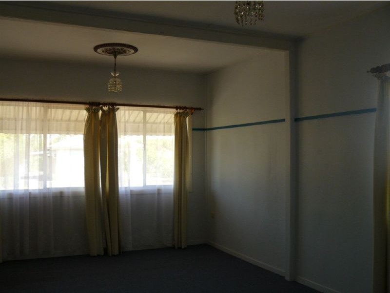 33 Phillip Street, One Mile QLD 4305