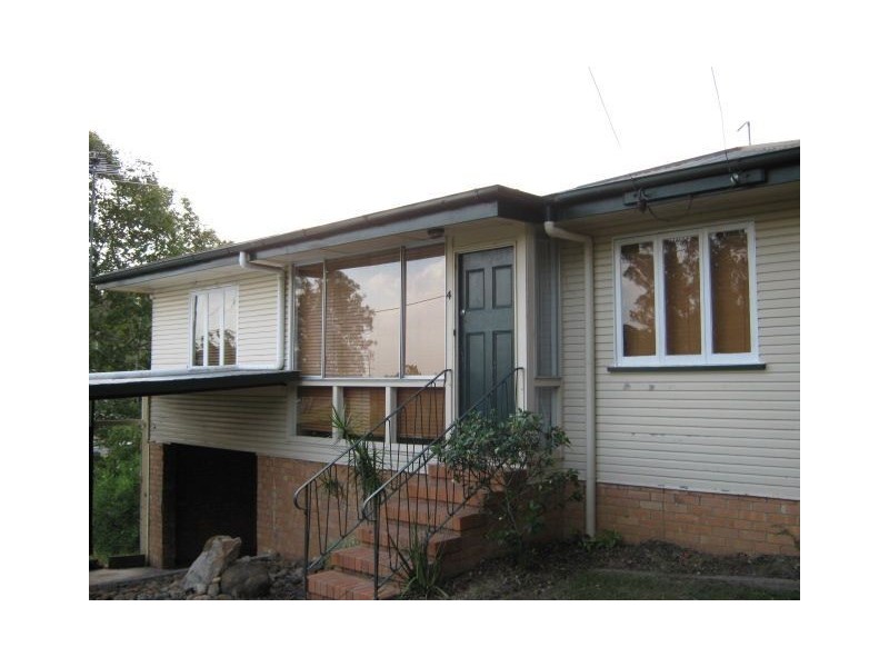 4 Allen Street, North Ipswich QLD 4305