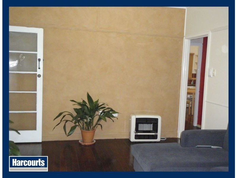 6 Law Street, Bundamba QLD 4304