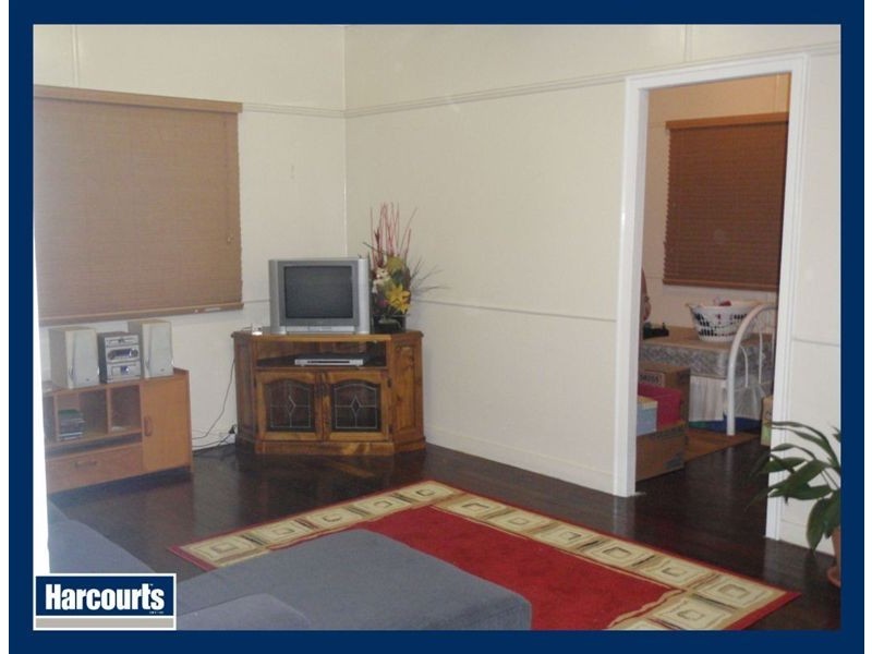 6 Law Street, Bundamba QLD 4304