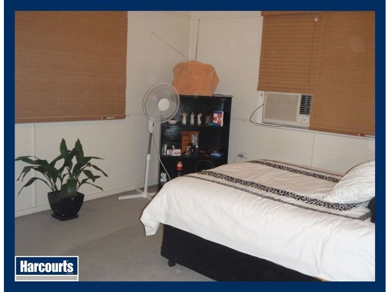 6 Law Street, Bundamba QLD 4304