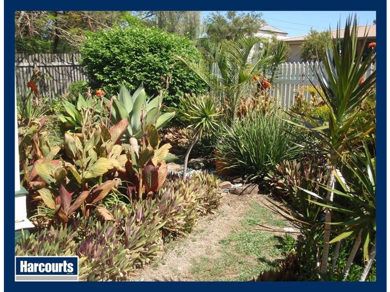 6 Law Street, Bundamba QLD 4304