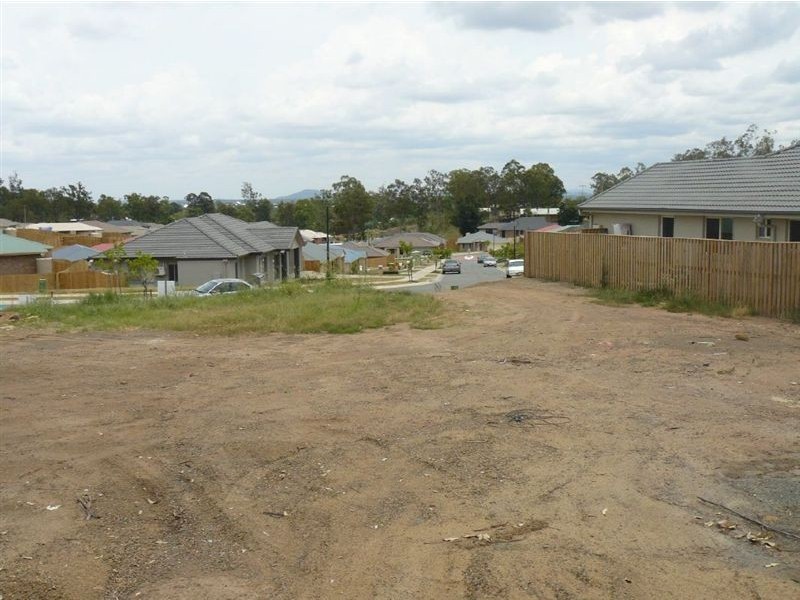20 Eric Drive, Blackstone QLD 4304