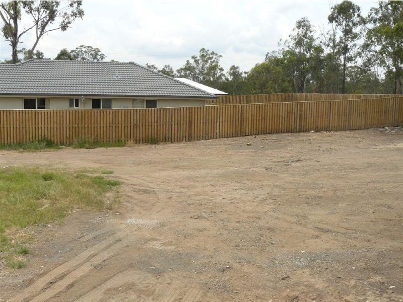 20 Eric Drive, Blackstone QLD 4304