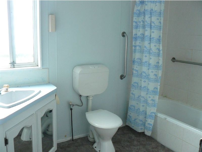 129 South Station Road, Silkstone QLD 4304