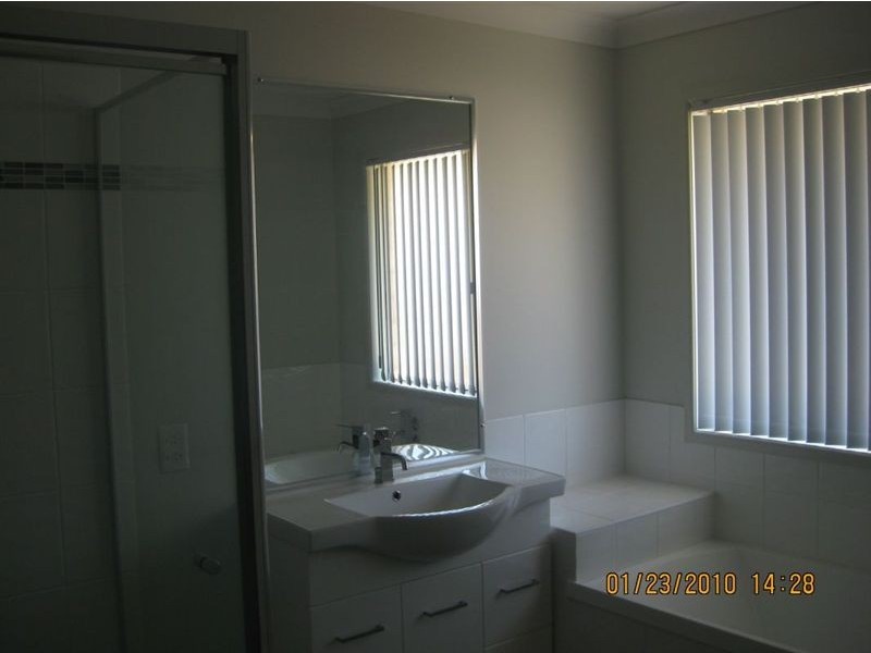 38 Eric Drive, Blackstone QLD 4304