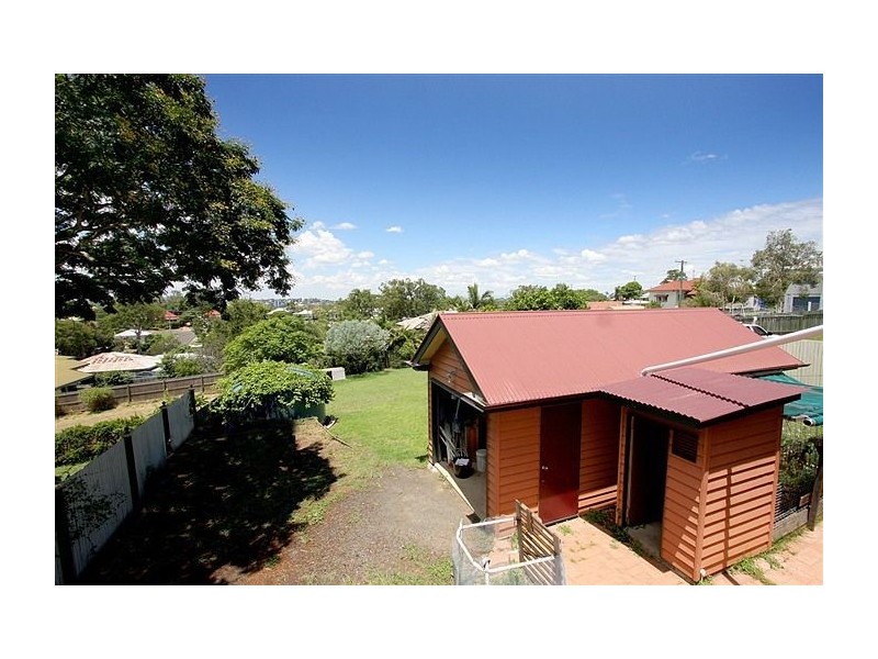 15 Hill Street, North Ipswich QLD 4305