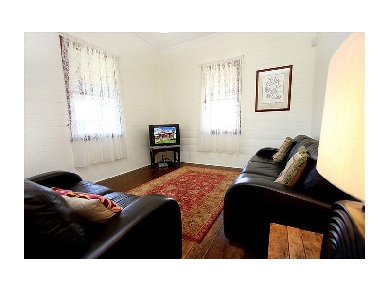 15 Hill Street, North Ipswich QLD 4305