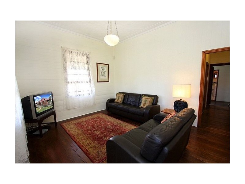 15 Hill Street, North Ipswich QLD 4305