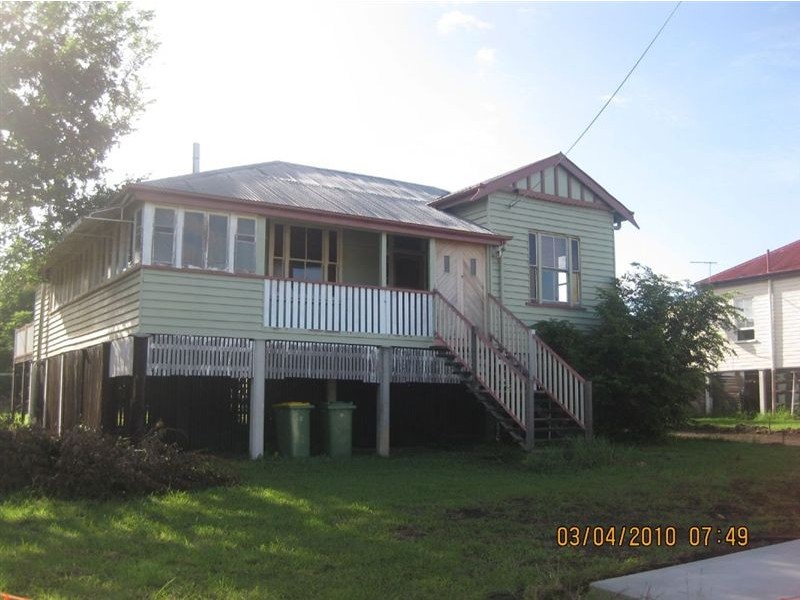 27 Alexander Street, Booval QLD 4304