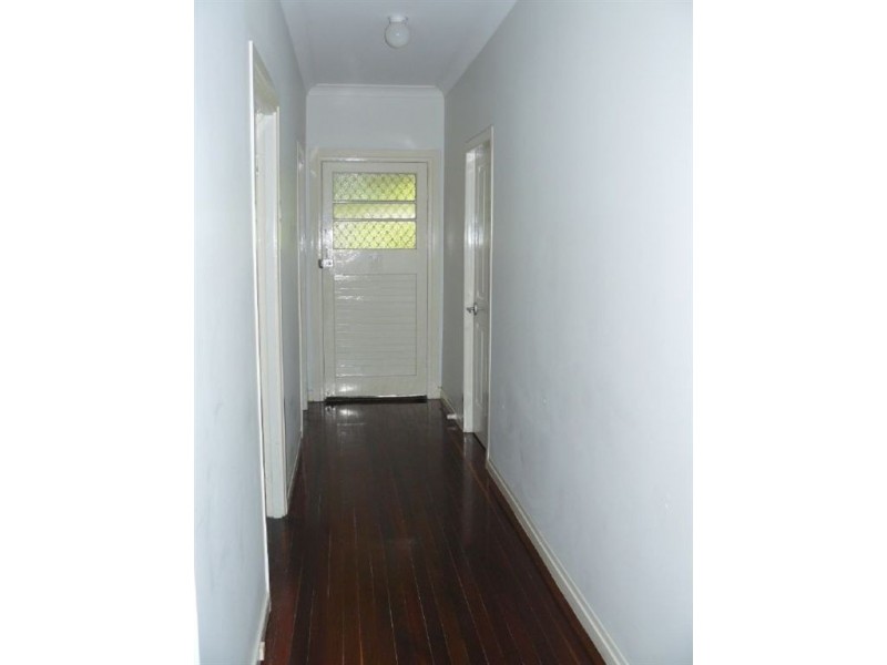 20 Walkers Lane, Booval QLD 4304