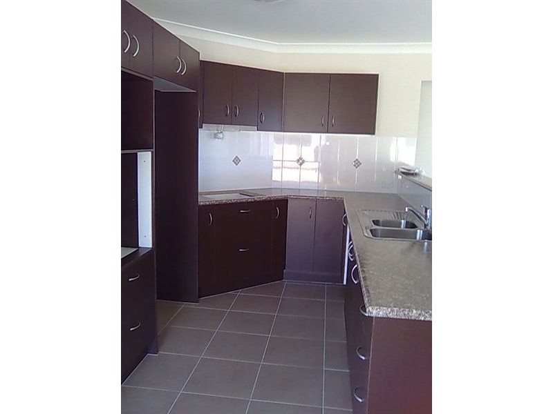 20 Haslington Street, Lowood QLD 4311