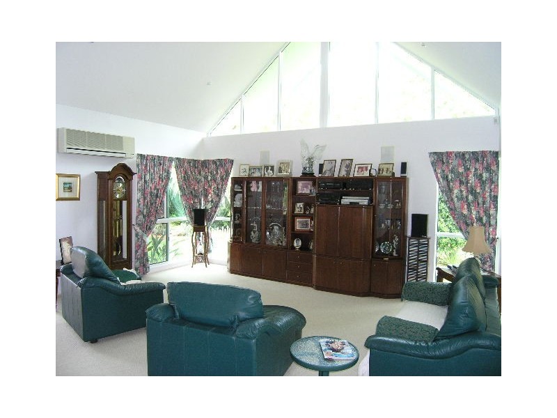 Bushland Beach QLD 4818