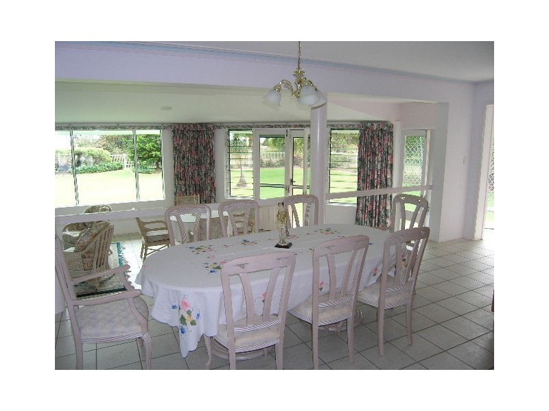 Bushland Beach QLD 4818