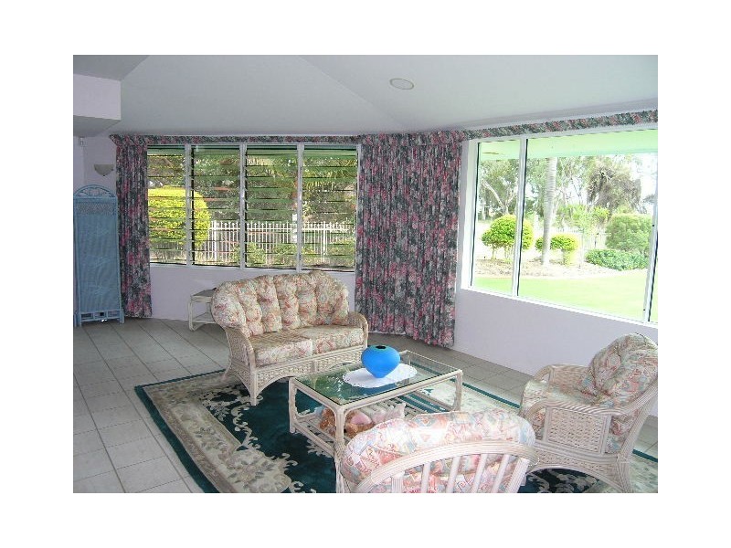 Bushland Beach QLD 4818