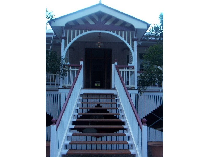 221 Kelso Drive, Kelso QLD 4815