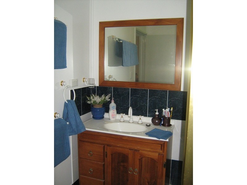 203 Upper Miles Avenue, Kelso QLD 4815