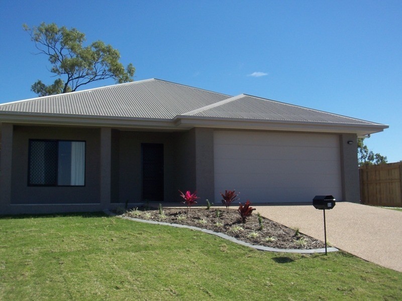 17 Blue Wren Drive, Kelso QLD 4815