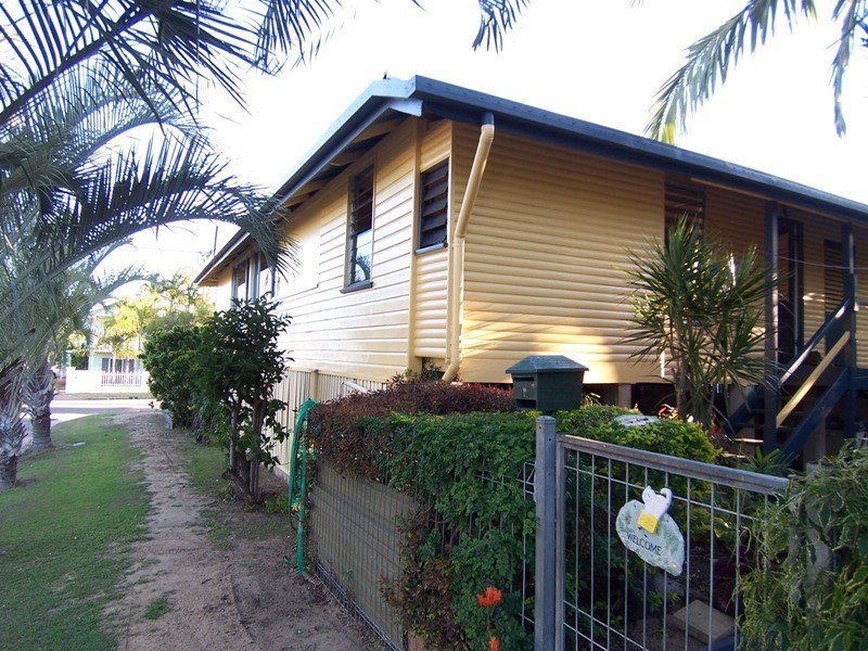 5 Lamington Road, West End QLD 4810